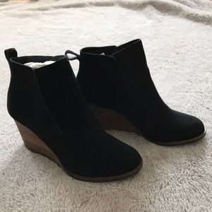 Lucky Brand “Yoniana” wedge booties